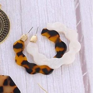 brown tortoise acrylic hoop earrings